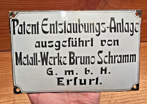 Altes kleines gewölbtes - altes,
